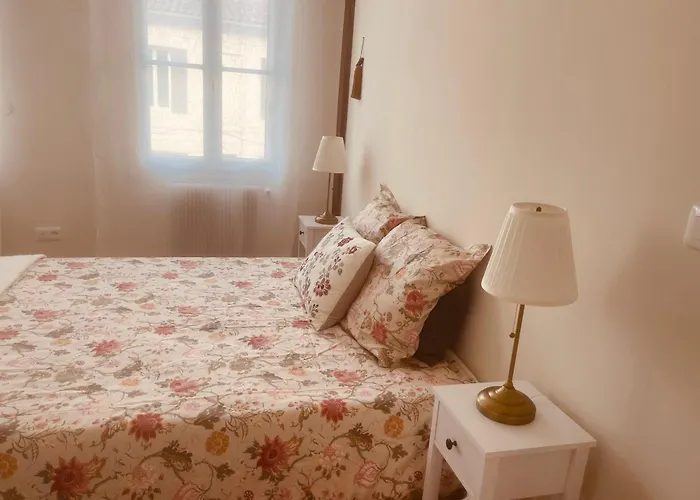 منزل للإقامة Les De Sophie *